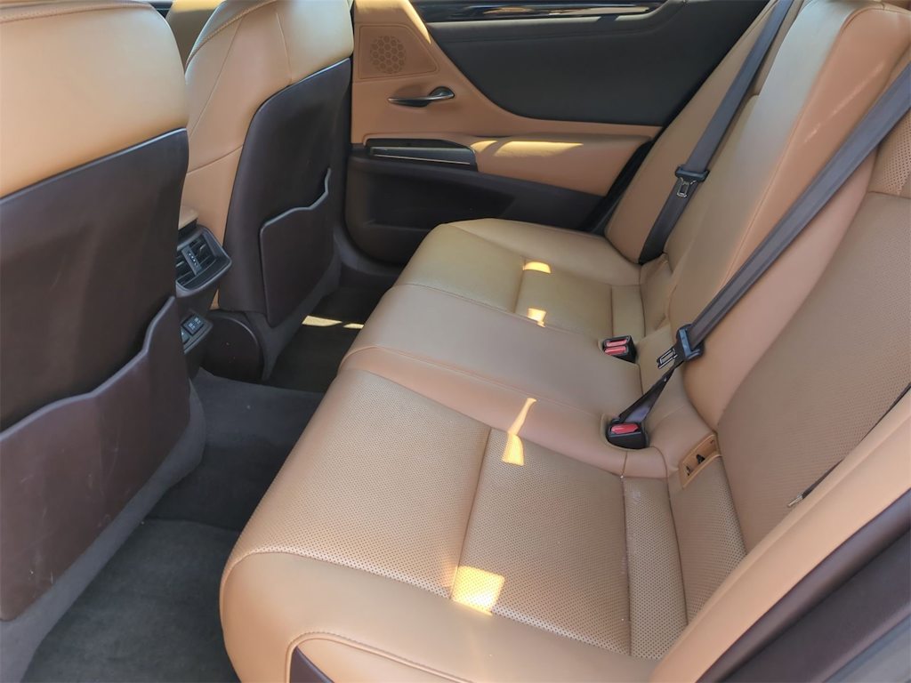 Thumbnail: 2019 Lexus ES - 12