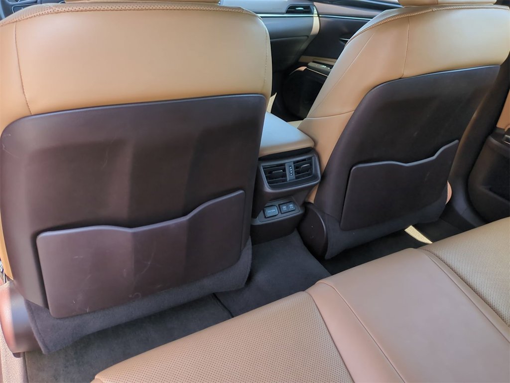 Thumbnail: 2019 Lexus ES - 26