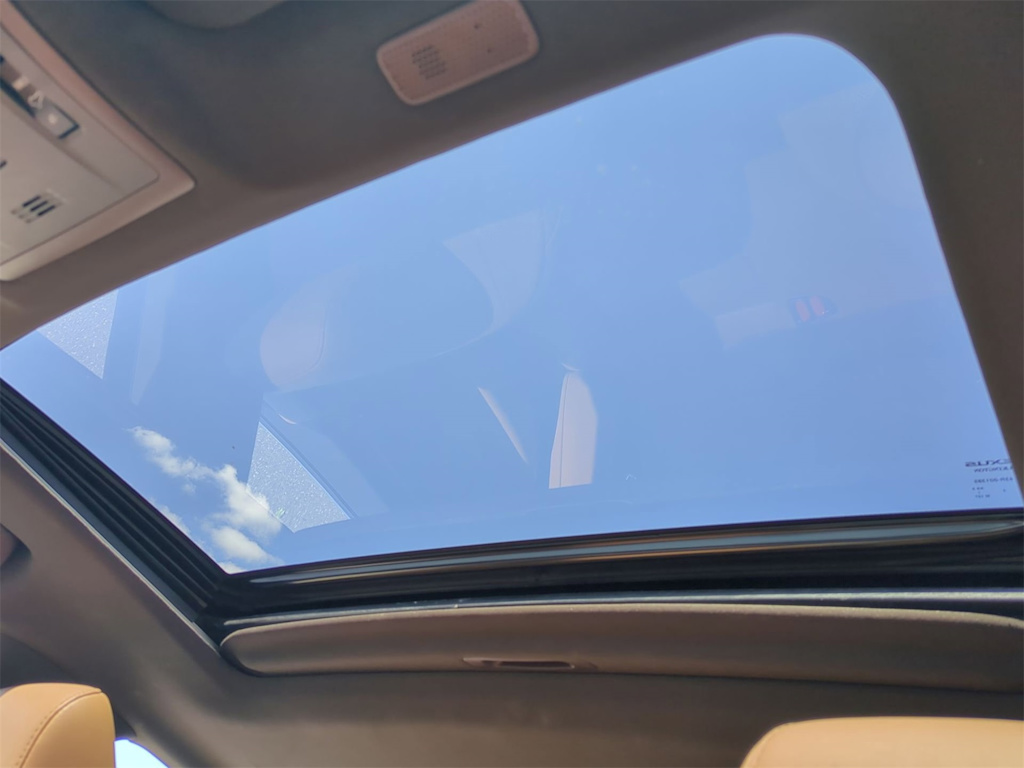 Thumbnail: 2019 Lexus ES - 27