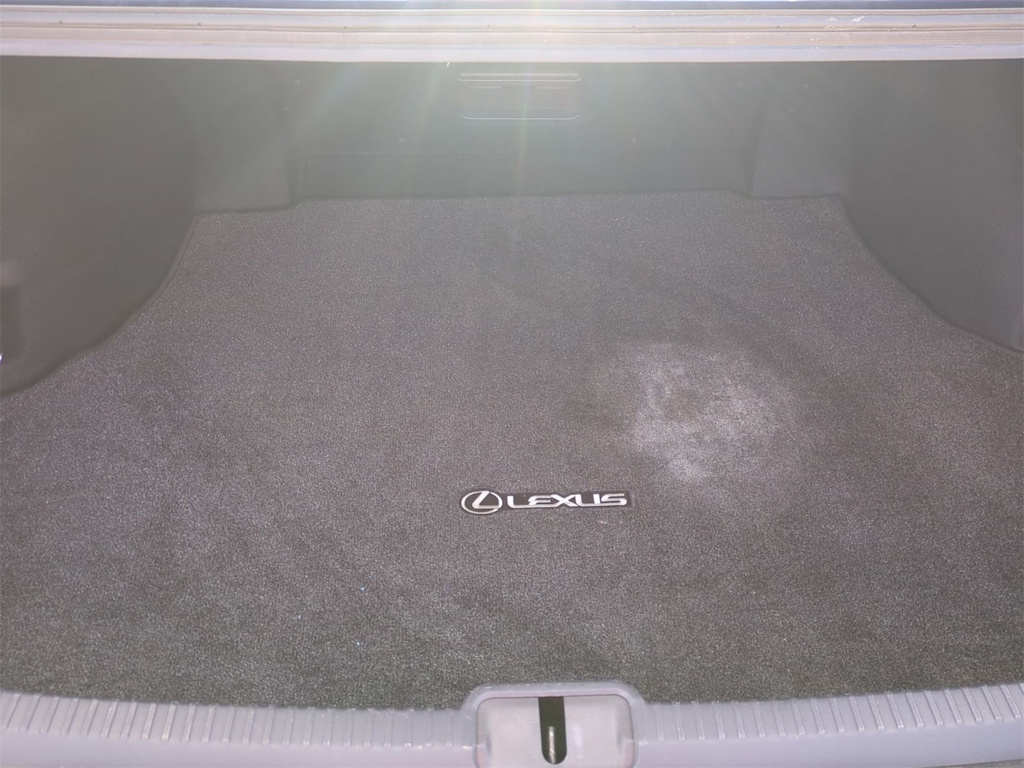 Thumbnail: 2019 Lexus ES - 17