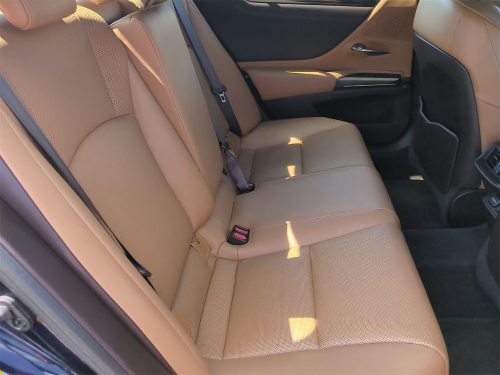 Thumbnail: 2019 Lexus ES - 28