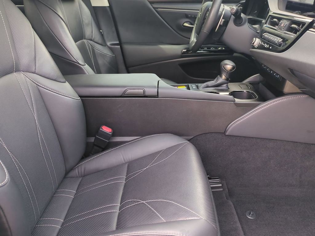 Thumbnail: 2025 Lexus ES - 11
