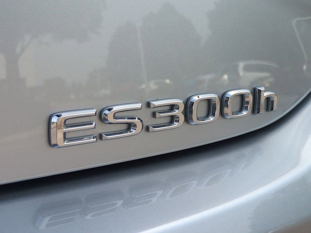 Thumbnail: 2025 Lexus ES - 7