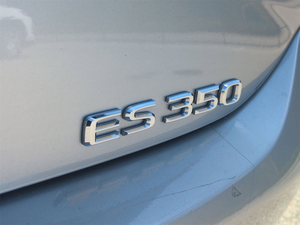 Thumbnail: 2023 Lexus ES - 25