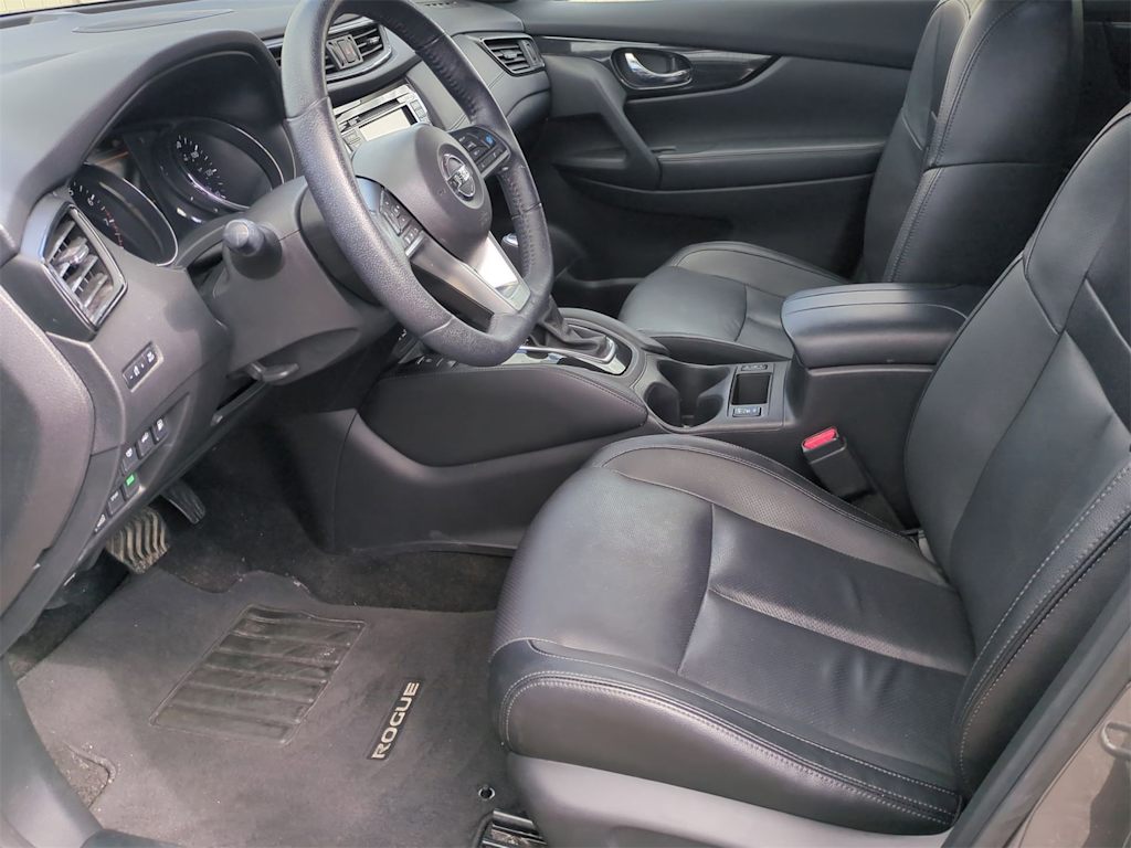 Thumbnail: 2019 Nissan Rogue - 10