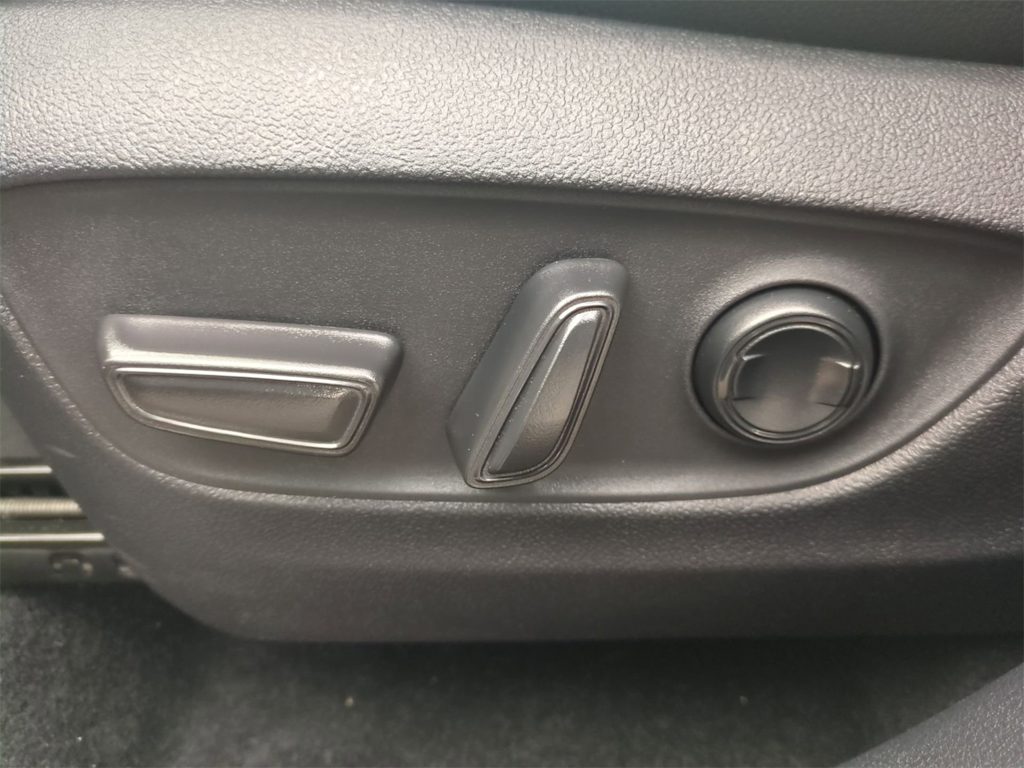 Thumbnail: 2026 Toyota Grand Highlander - 26