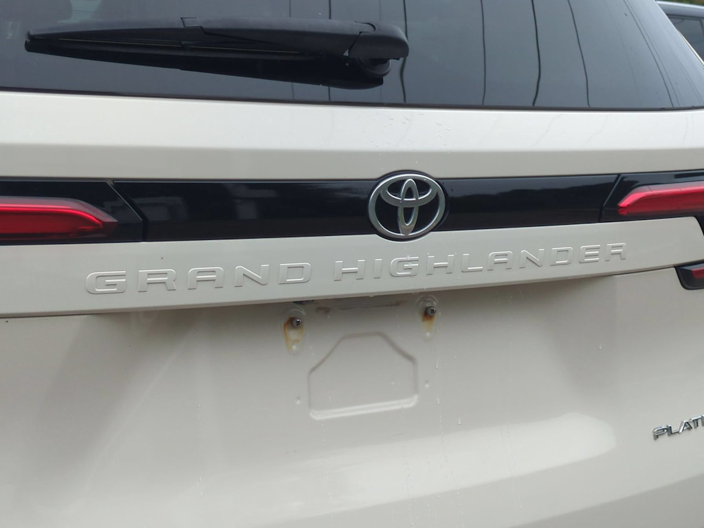 Thumbnail: 2024 Toyota Grand Highlander - 24