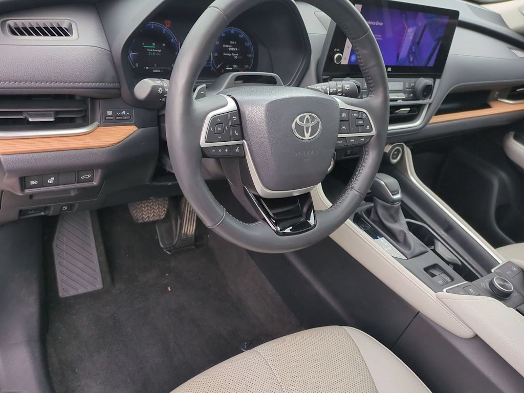 Thumbnail: 2024 Toyota Grand Highlander - 2