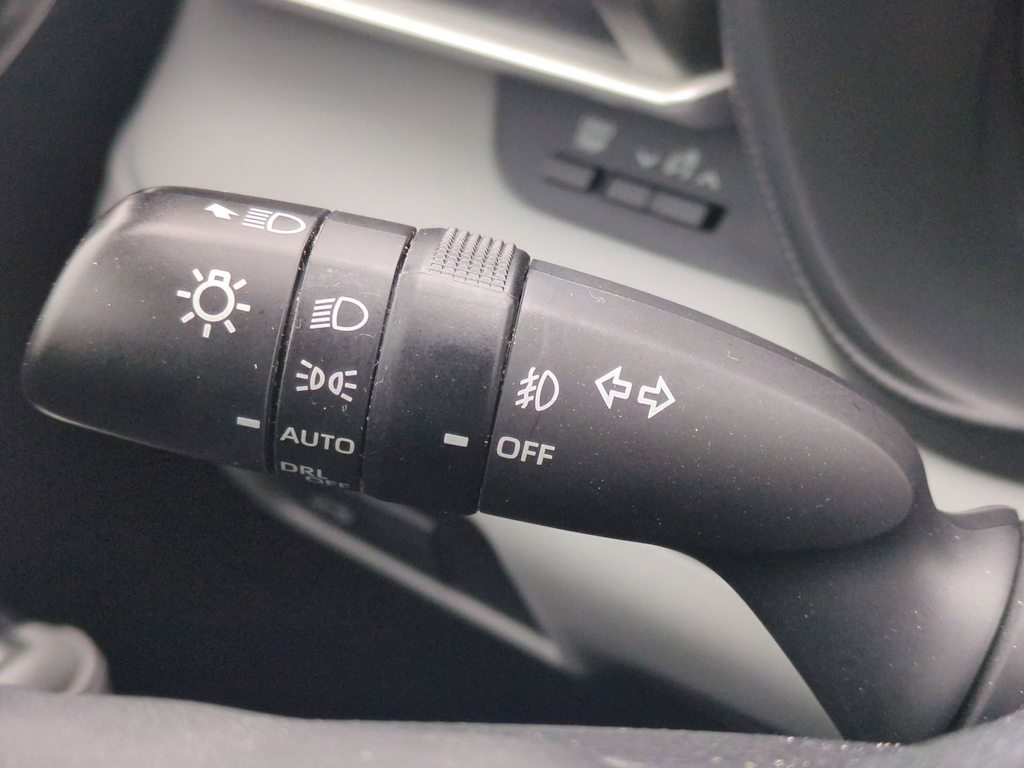 Thumbnail: 2023 Toyota Highlander - 15