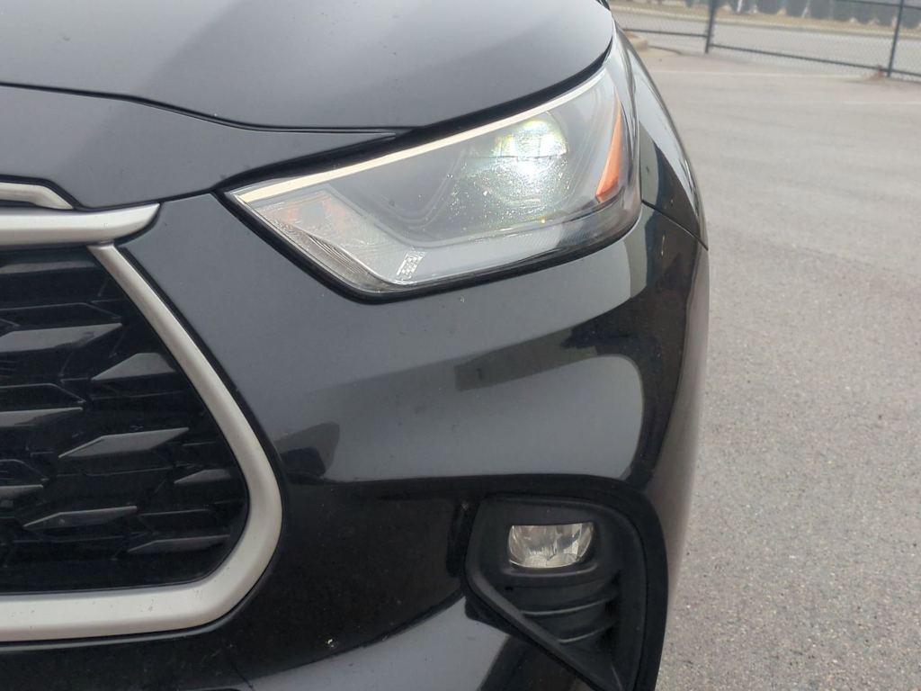 Thumbnail: 2023 Toyota Highlander - 23