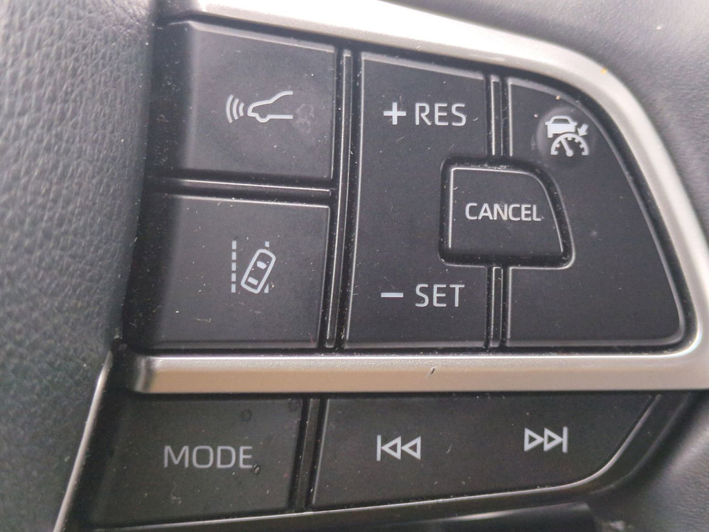 Thumbnail: 2023 Toyota Highlander - 30