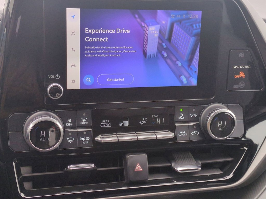 Thumbnail: 2023 Toyota Highlander - 32