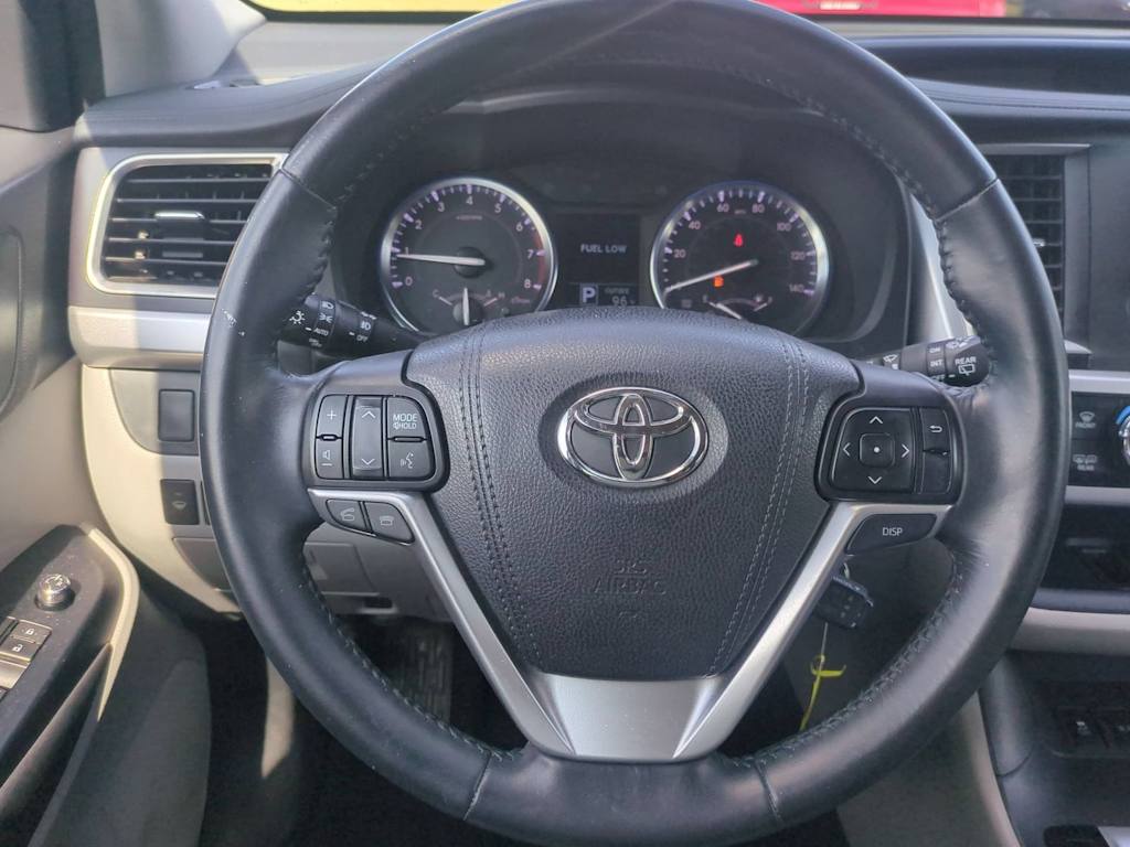 Thumbnail: 2015 Toyota Highlander - 13