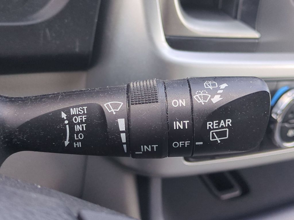 Thumbnail: 2015 Toyota Highlander - 30