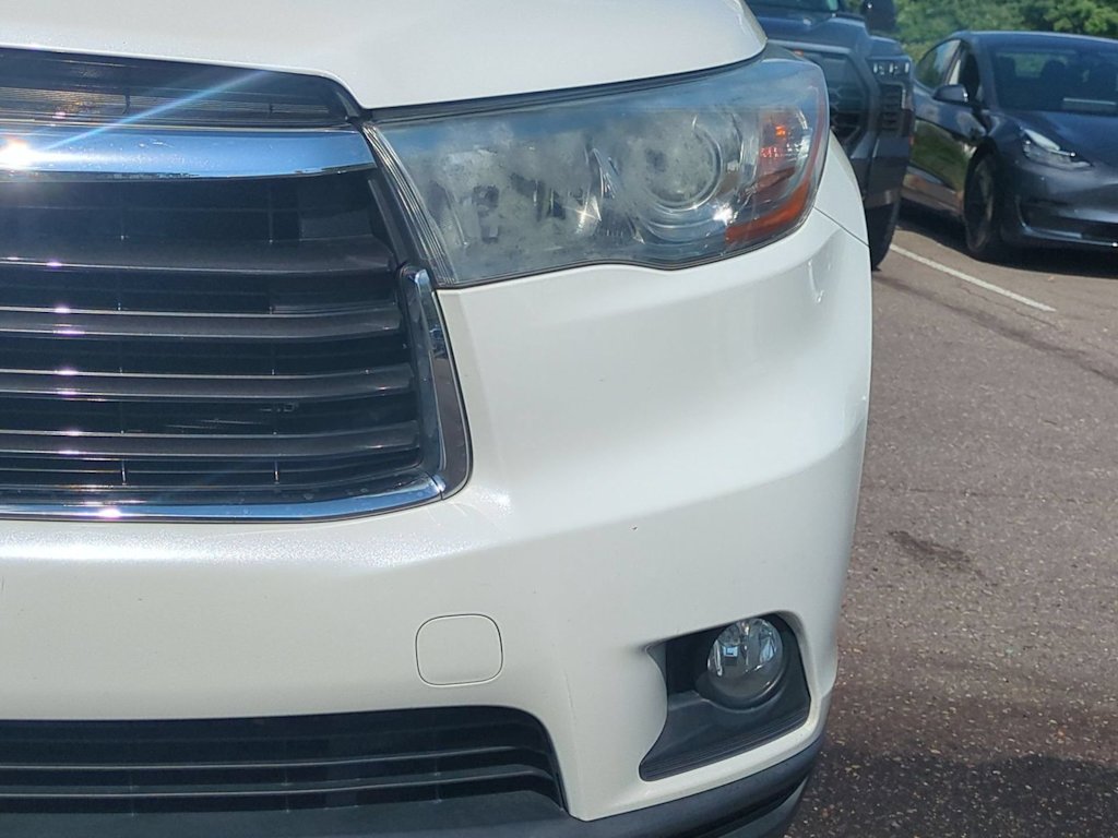 Thumbnail: 2015 Toyota Highlander - 23