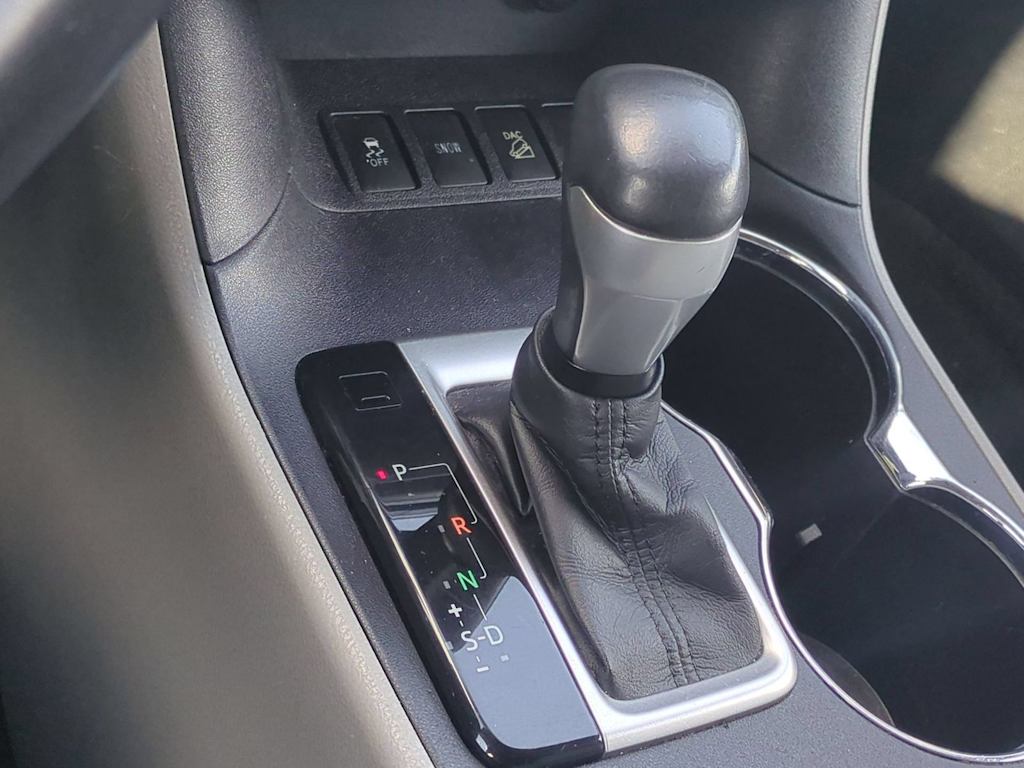 Thumbnail: 2015 Toyota Highlander - 15
