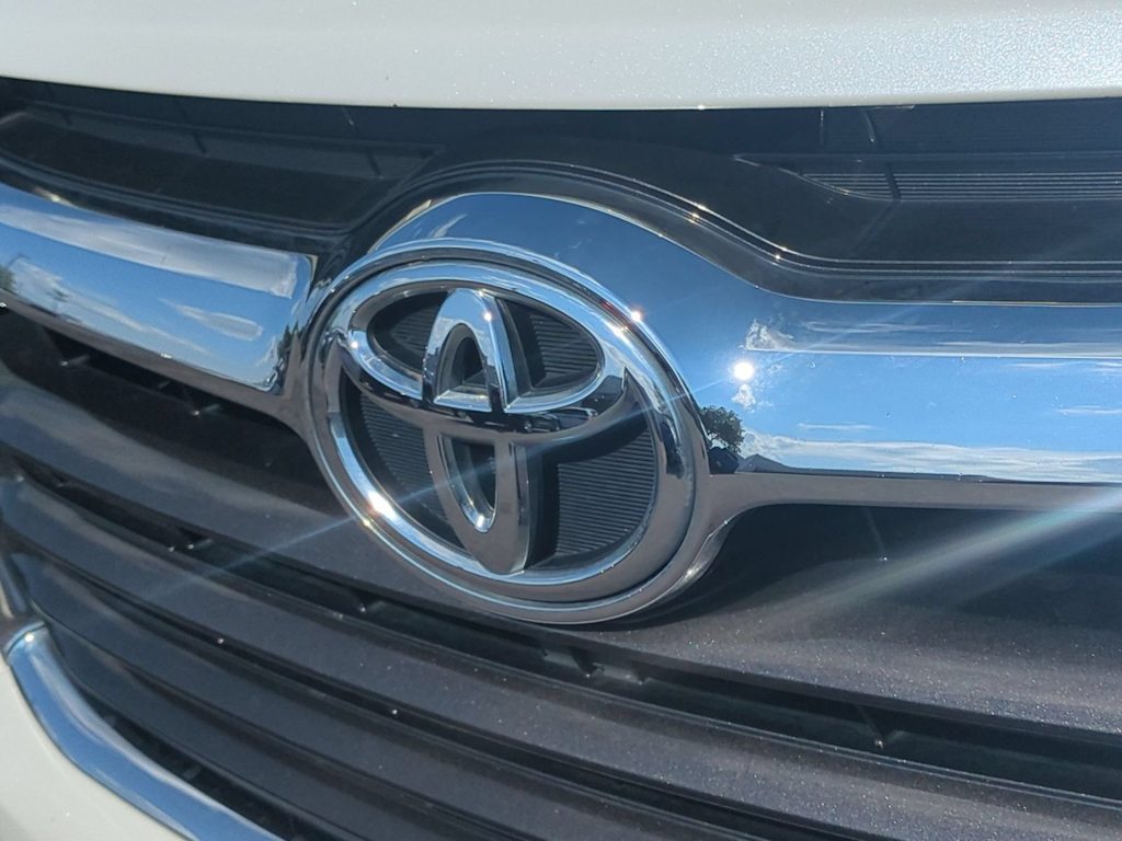 Thumbnail: 2015 Toyota Highlander - 7