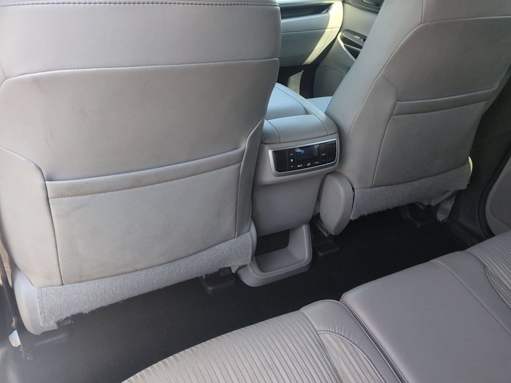 Thumbnail: 2015 Toyota Highlander - 26