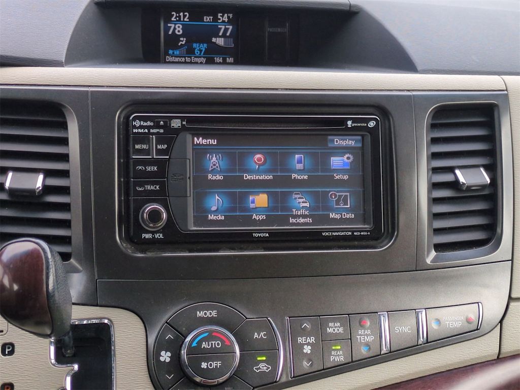 Thumbnail: 2014 Toyota Sienna - 15