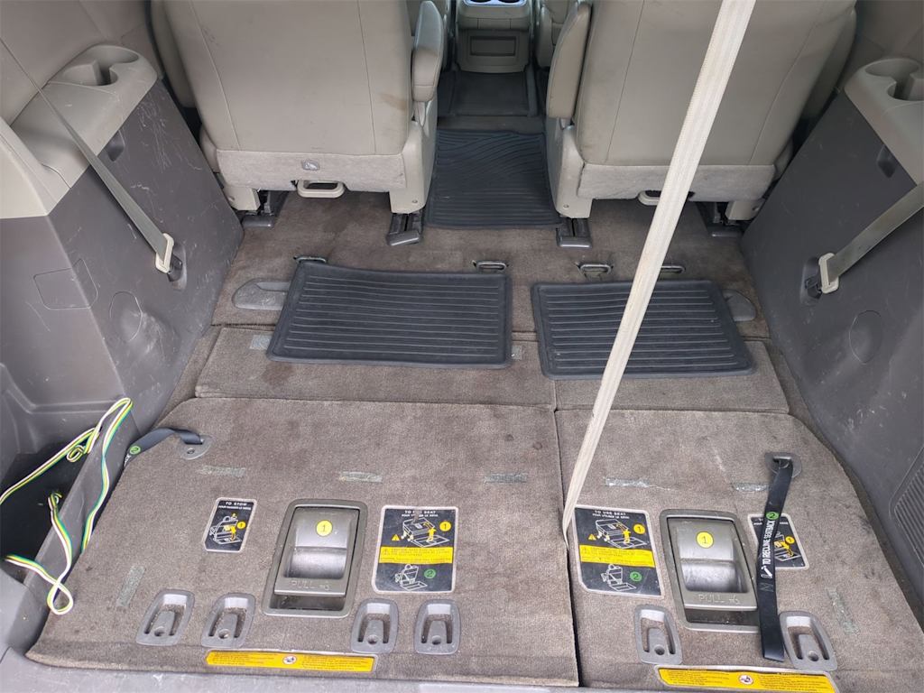 Thumbnail: 2014 Toyota Sienna - 37