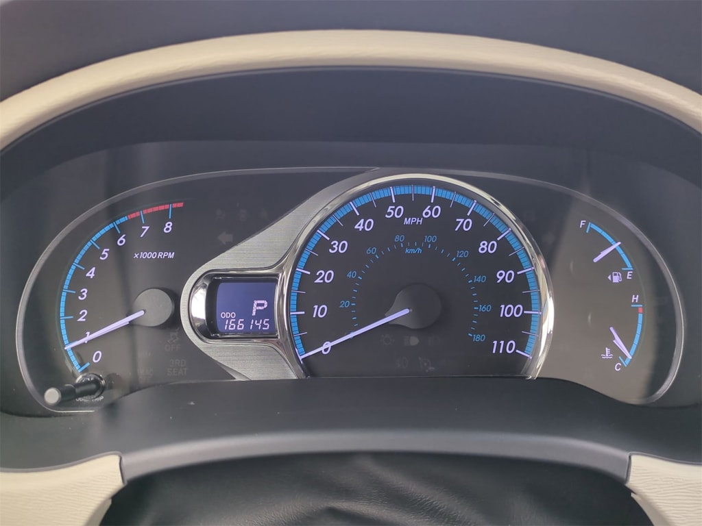 Thumbnail: 2014 Toyota Sienna - 16