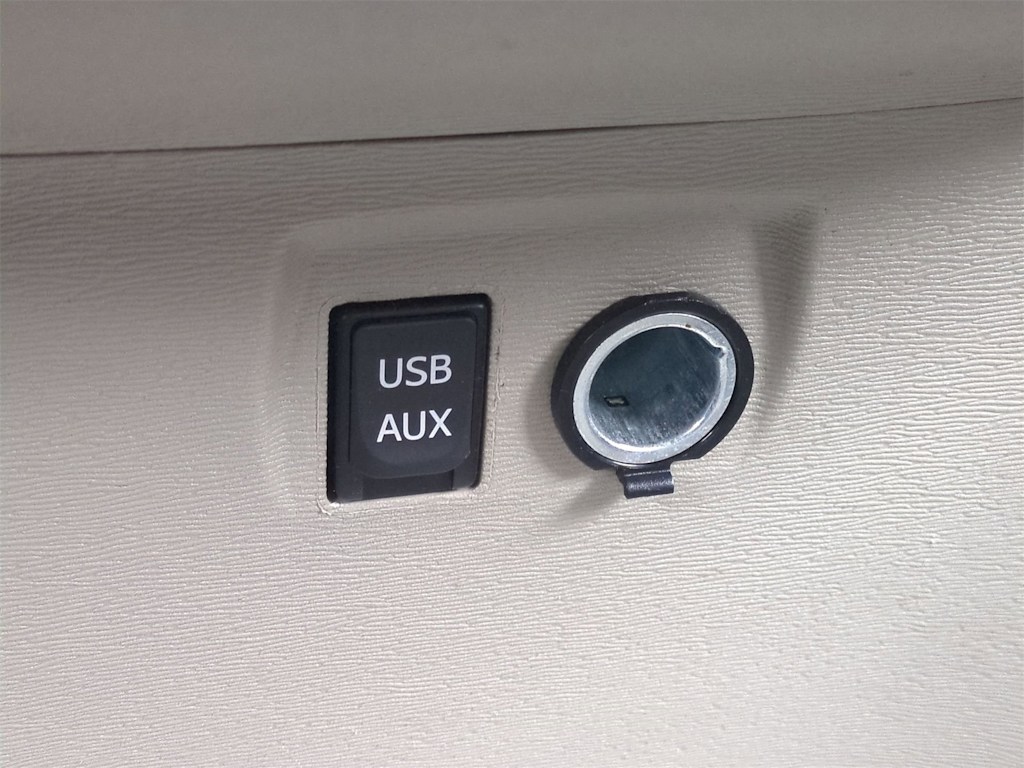 Thumbnail: 2014 Toyota Sienna - 35