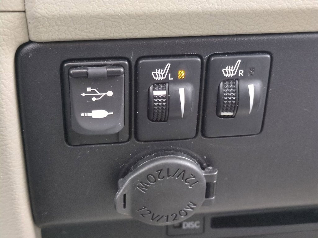 Thumbnail: 2015 Toyota Sienna - 36