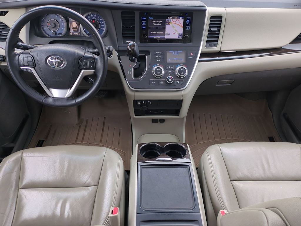 Thumbnail: 2015 Toyota Sienna - 9