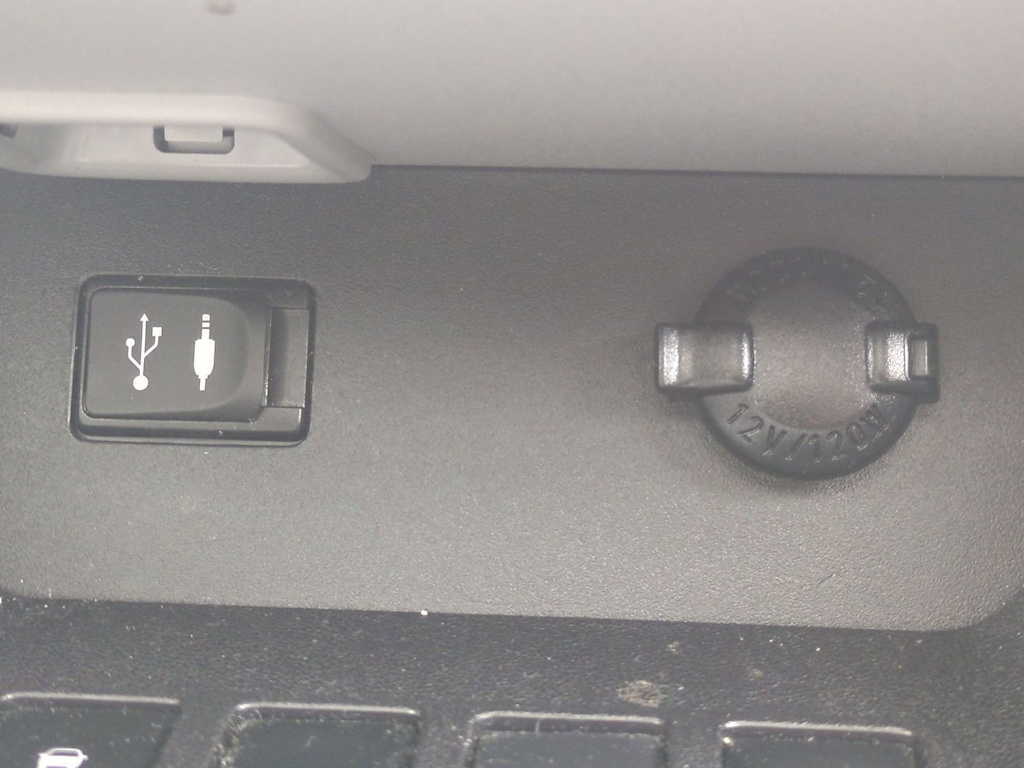 Thumbnail: 2015 Toyota Highlander - 36