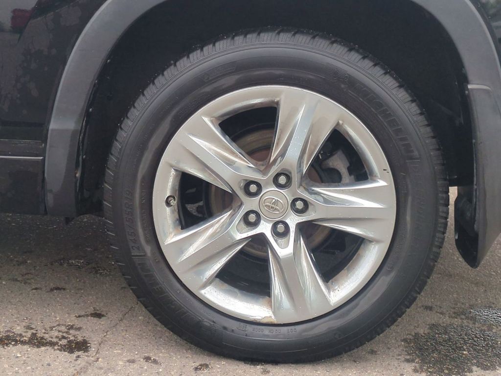 Thumbnail: 2015 Toyota Highlander - 8