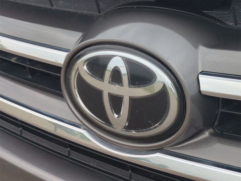 Thumbnail: 2019 Toyota Highlander - 7
