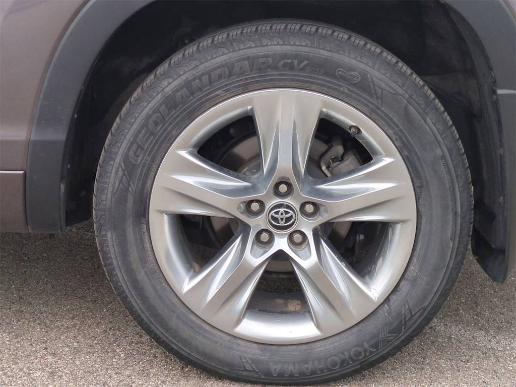 Thumbnail: 2019 Toyota Highlander - 8