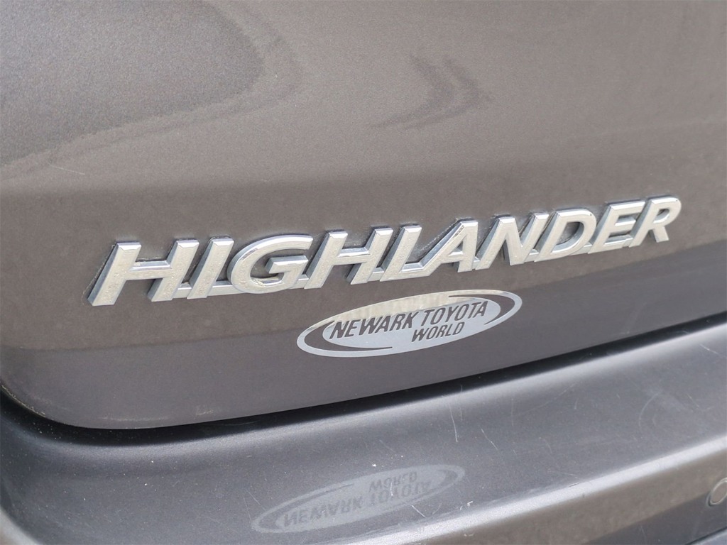 Thumbnail: 2019 Toyota Highlander - 25