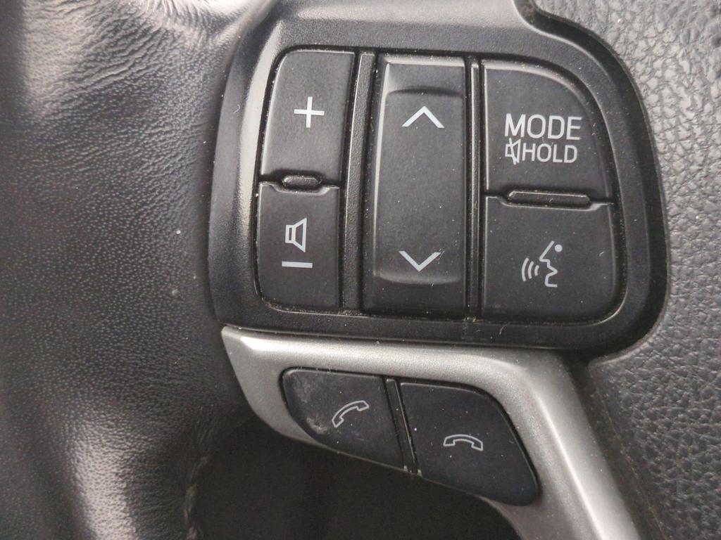 Thumbnail: 2019 Toyota Highlander - 31