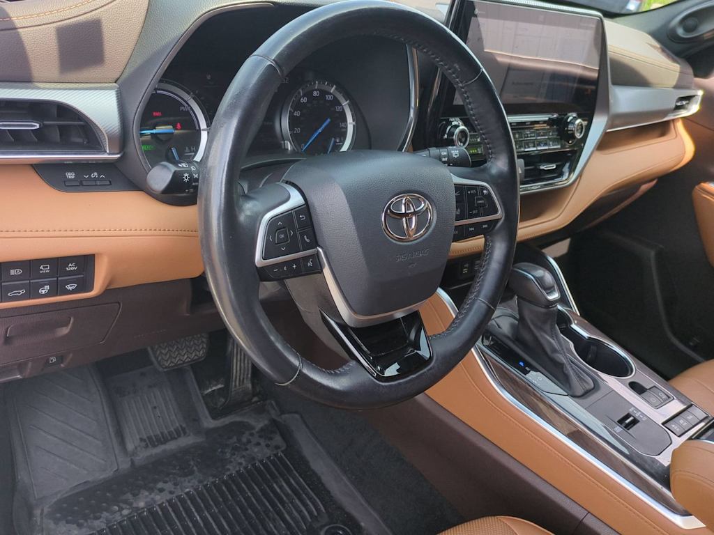 Thumbnail: 2022 Toyota Highlander - 2