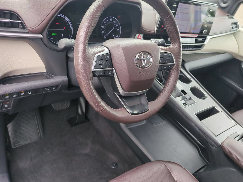 Thumbnail: 2024 Toyota Sienna - 2