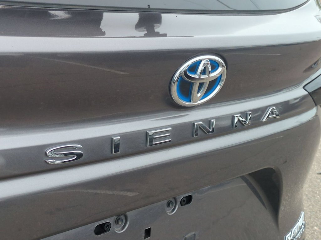 Thumbnail: 2024 Toyota Sienna - 24
