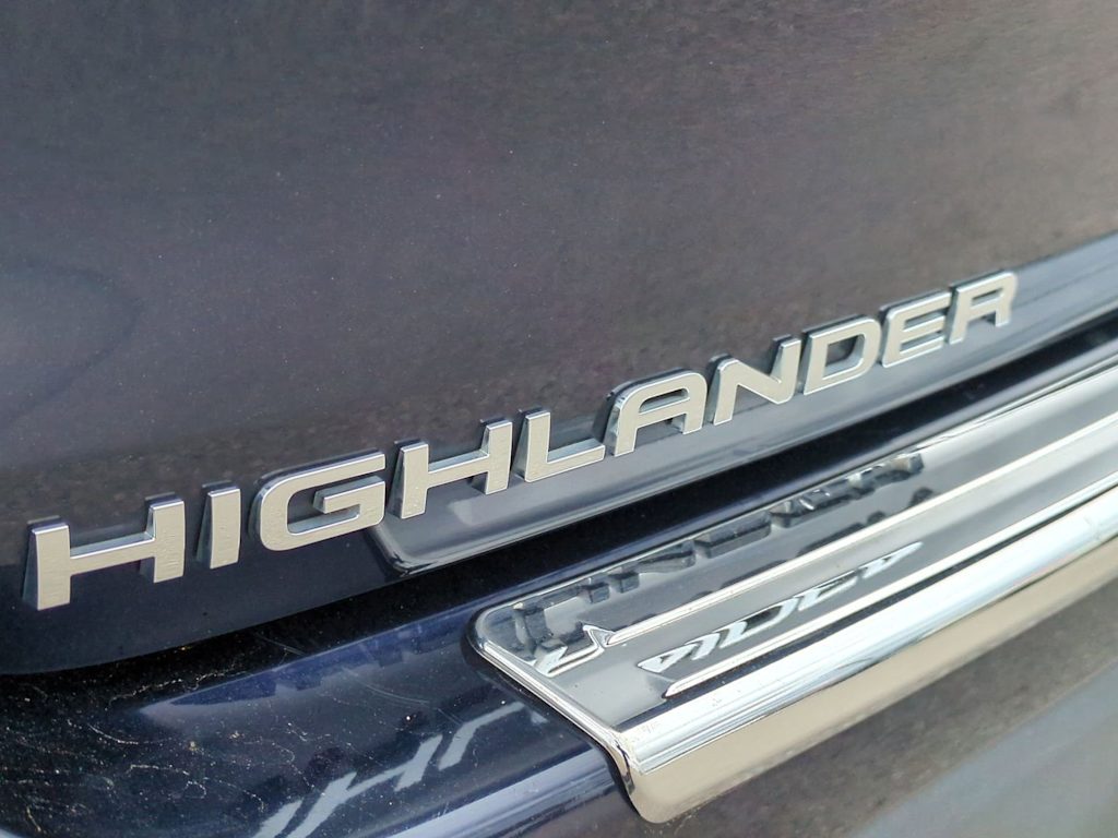 Thumbnail: 2020 Toyota Highlander - 24