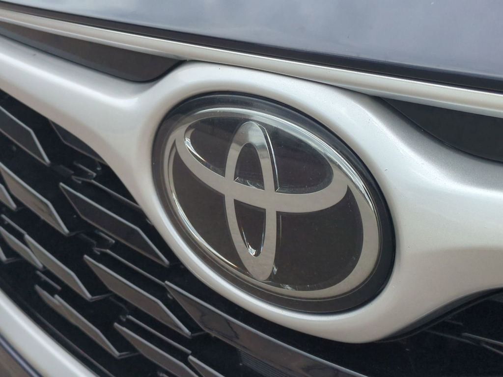Thumbnail: 2020 Toyota Highlander - 7