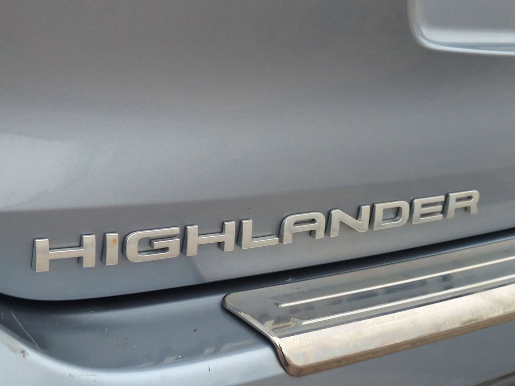 Thumbnail: 2022 Toyota Highlander - 24