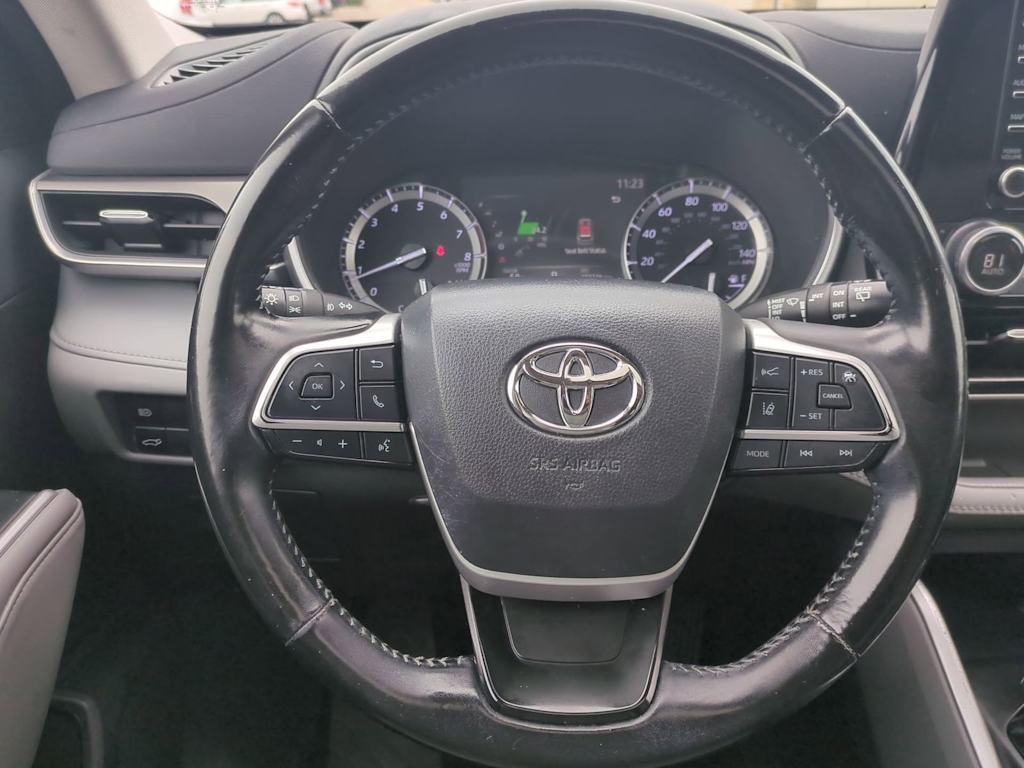Thumbnail: 2022 Toyota Highlander - 13