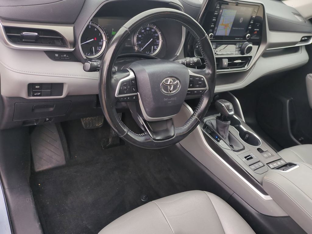 Thumbnail: 2022 Toyota Highlander - 2