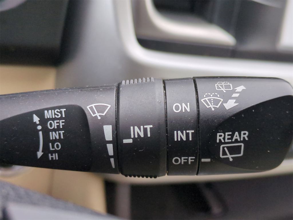 Thumbnail: 2015 Toyota Highlander - 15