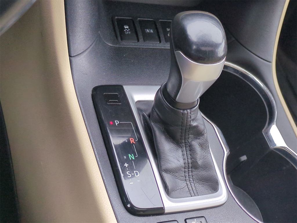 Thumbnail: 2015 Toyota Highlander - 38