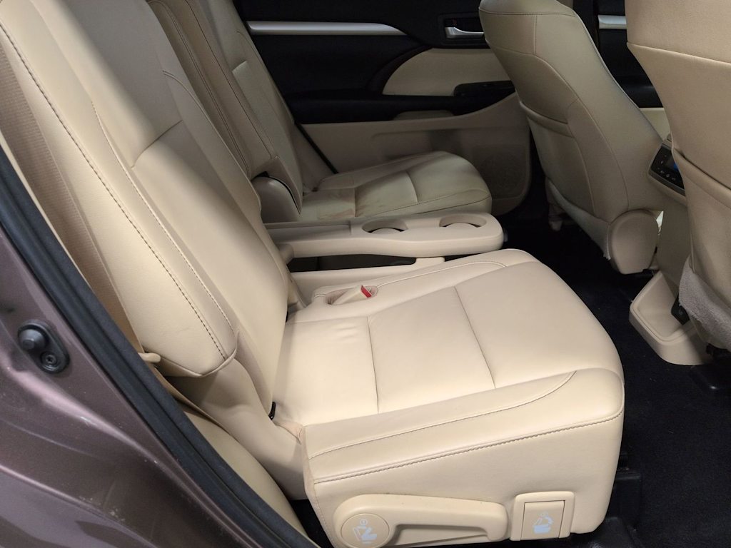 Thumbnail: 2018 Toyota Highlander - 29