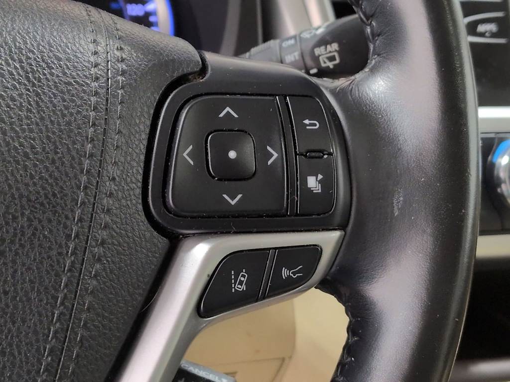 Thumbnail: 2018 Toyota Highlander - 32