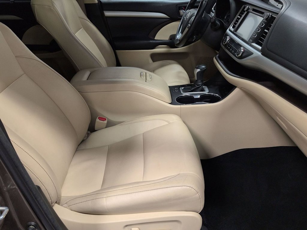 Thumbnail: 2018 Toyota Highlander - 11