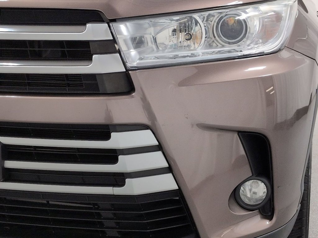 Thumbnail: 2018 Toyota Highlander - 23