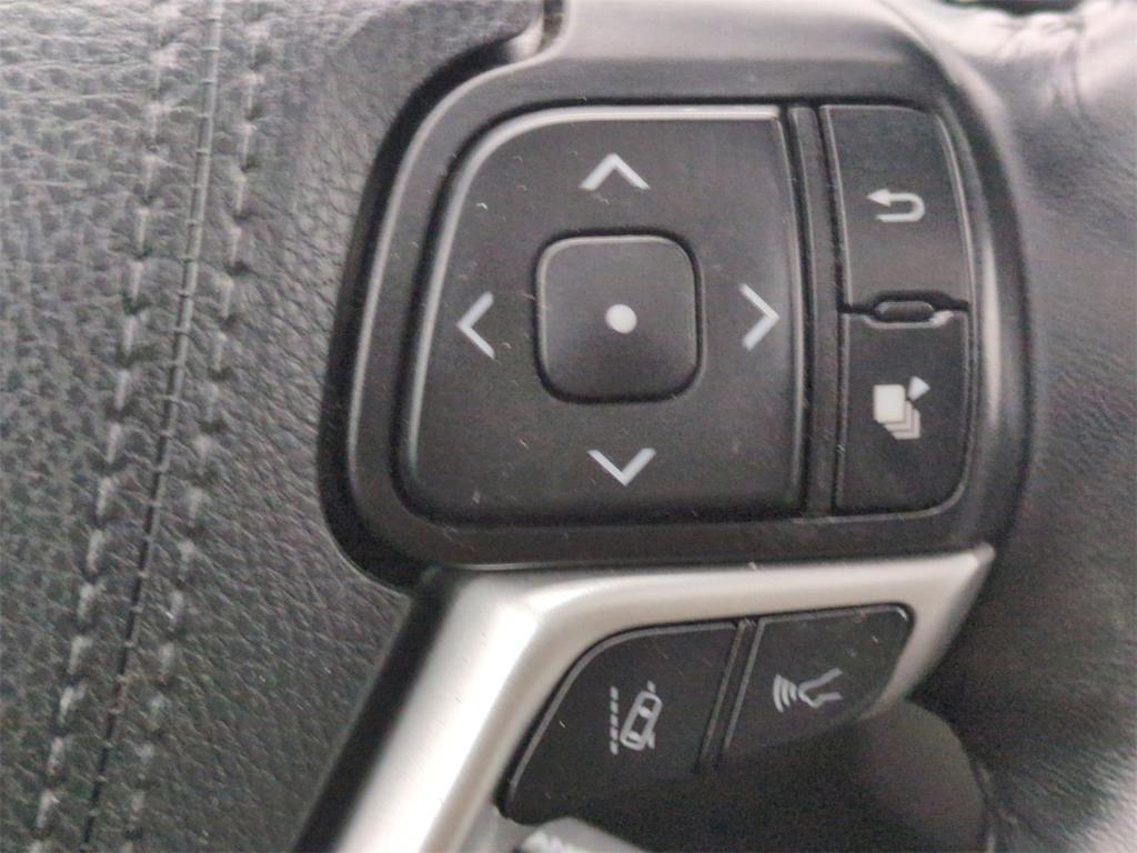 Thumbnail: 2019 Toyota Highlander - 32