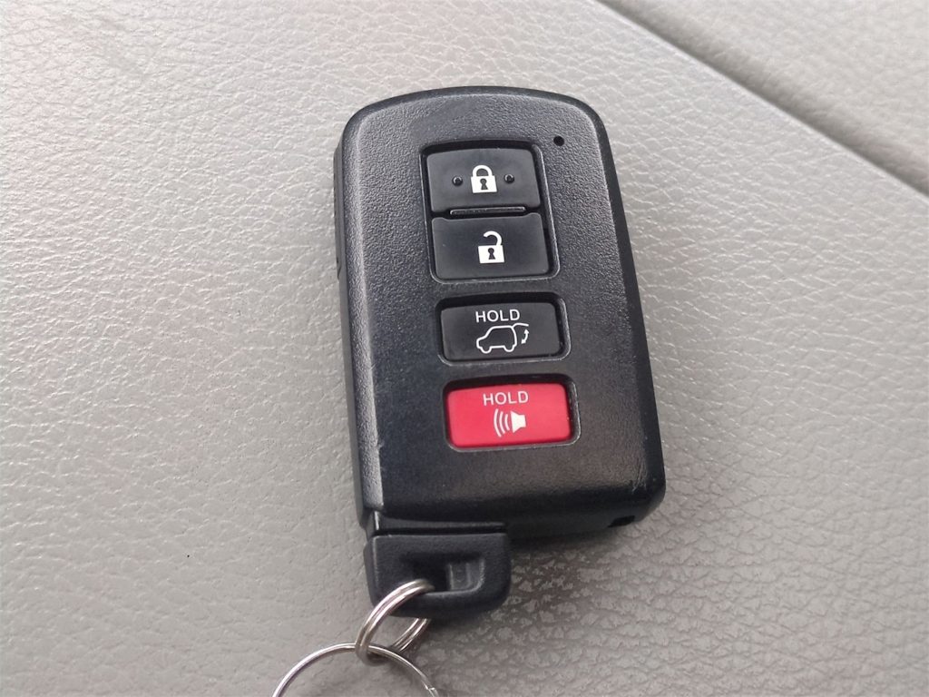 Thumbnail: 2019 Toyota Highlander - 17